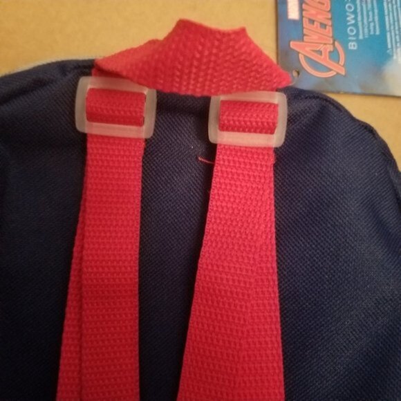 Marvel Avengers 11" Backpack and lunch bag - Picture 4 of 10
